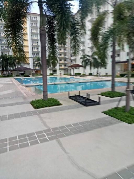 Field Residences Paranaque City Экстерьер фото