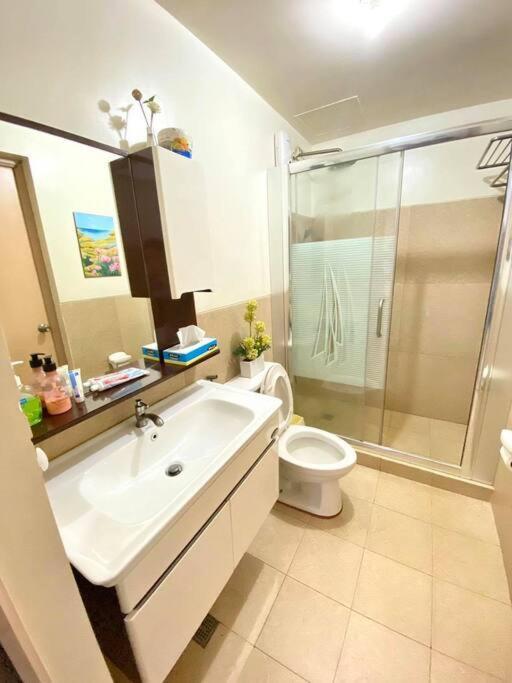 Field Residences Paranaque City Экстерьер фото